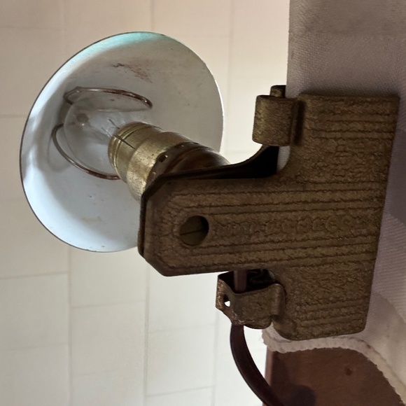 1930’s brass clip on table light - Picture 1 of 4